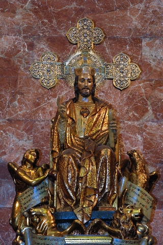 Que papel têm os sacramentos na vida da Igreja?