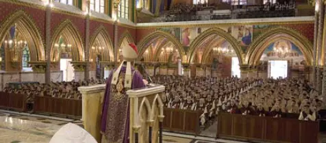 Dom Fernando Guimarães visita o Seminário de Virgo Flos Carmeli