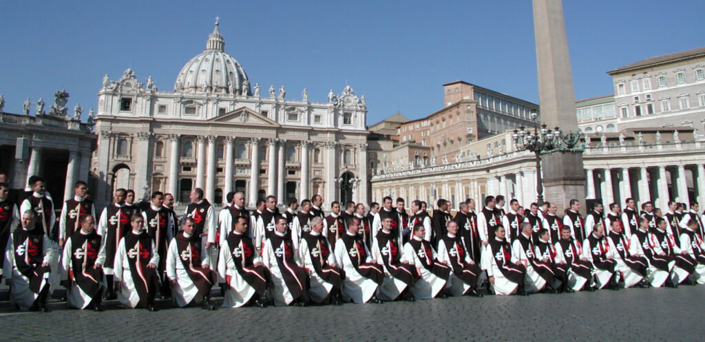 Membros da Sociedade Virgo Flos Carmeli reunidos em Roma
